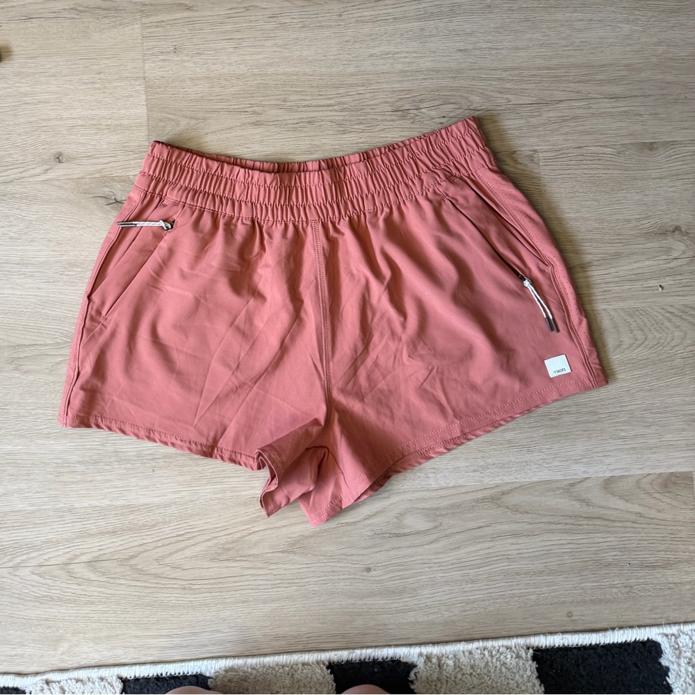Coral Vuori dash shorts